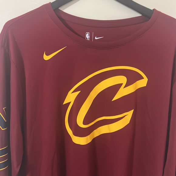 Nike - Cavaliers Dri-Fit long sleeve T Size L - Picture 2 of 10